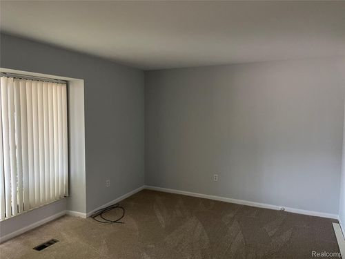 37128 Clubhouse Drive, Sterling Heights, MI, 48312 | Card Image