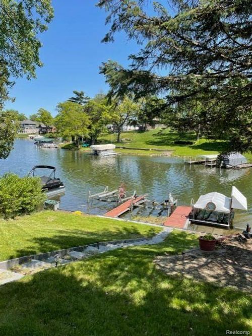 4684 Clinton Dr, Clarkston, MI, 48346-3801 | Card Image