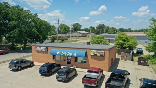 401 Limit St, Lincoln, IL, 62656-2966 | Card Image