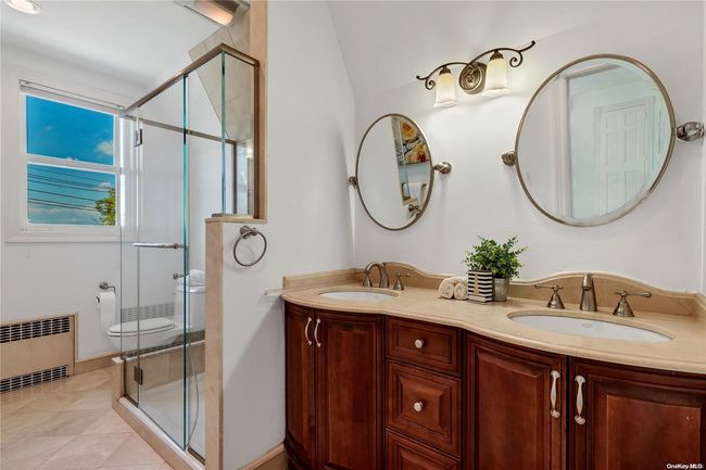 34 Boulevard, House other with 8 bedrooms, 4 bathrooms and null parking in Malba NY | Image 26