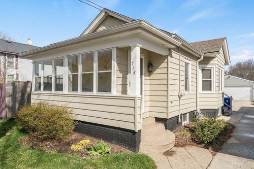 718 44th Street, Kenosha, WI, 53140 | Card Image