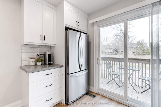 53 - 1115 Paramount Dr, Condo with 3 bedrooms, 2 bathrooms and 1 parking in Stoney Creek ON | Image 6