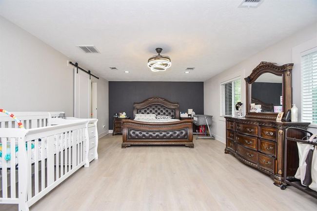 Primary Bedroom | Image 25