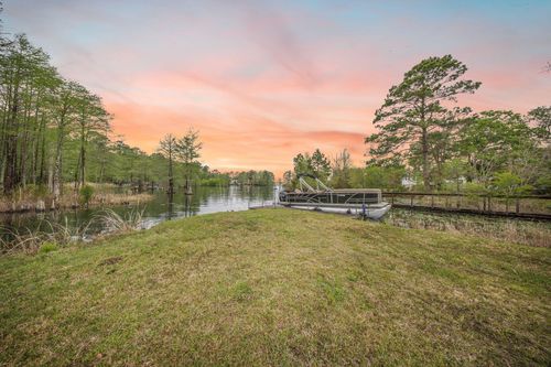 111 Jacks Ln, Bonneau, SC, 29431-8501 | Card Image