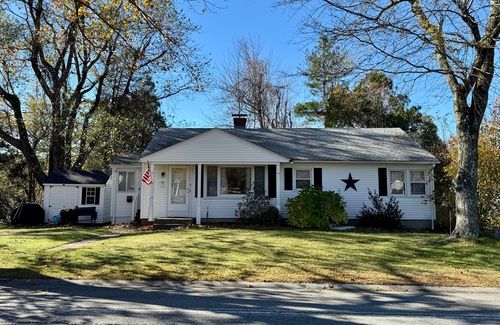 11 Grove St, Paxton, MA, 01612-1329 | Card Image