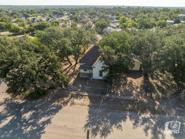 901 S Walnut St, House other with 3 bedrooms, 2 bathrooms and null parking in BRADY TX | Image 27