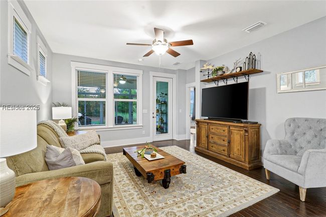 Living Room | Image 16