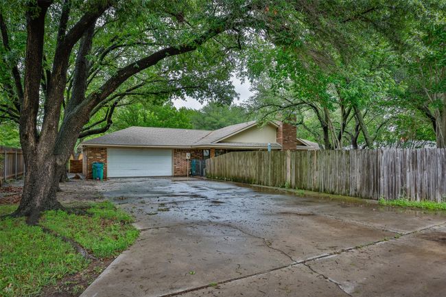 2002 Everglade Dr, House other with 3 bedrooms, 4 bathrooms and null parking in Gainesville TX | Image 32
