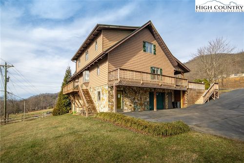3289 New Highway 421, Boone, NC, 28607 | Card Image