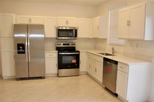 359 Ne 16th St, Florida City, FL, 33034-4914 | Card Image