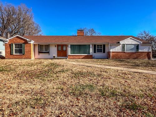 1111 S 2nd St, Leavenworth, KS, 66048-3505 | Card Image