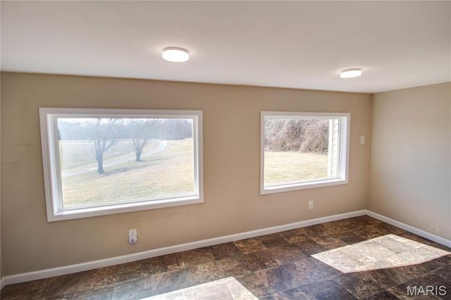 2445 Seiler Rd, House other with 3 bedrooms, 5 bathrooms and 2 parking in Alton IL | Image 86