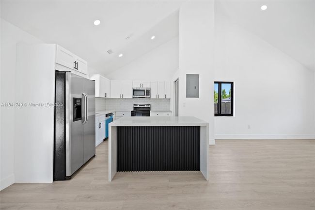 20620 Sw 120 Th Pl, House other with 3 bedrooms, 2 bathrooms and null parking in Miami FL | Image 12