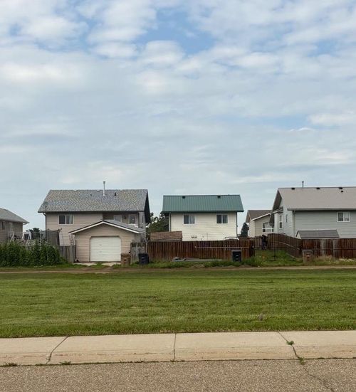 {{alt}} | Card Image