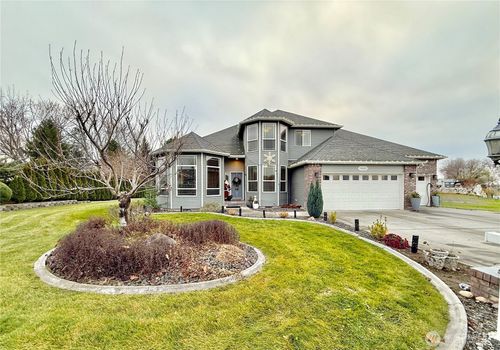 5620 W Dradie St, Pasco, WA, 99301-3270 | Card Image