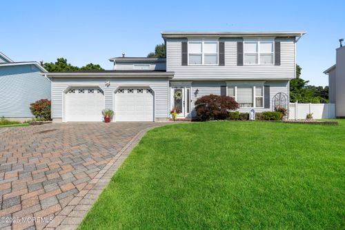 10 Bronia St, Howell, NJ, 07731-3800 | Card Image