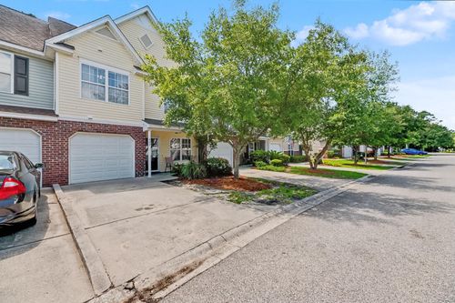 402 Poplar Grove Pl, Summerville, SC, 29483-1679 | Card Image