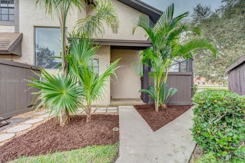 1960-1960 Bayberry Dr, Pembroke Pines, FL, 33024-3098 | Card Image