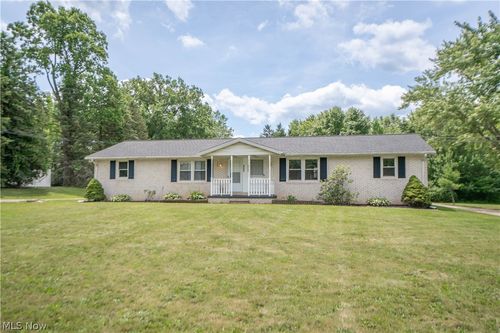 3092-3090-3092 Brumbaugh St Nw, North Canton, OH, 44720-4818 | Card Image