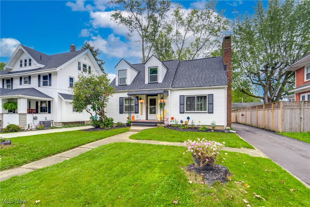 Hoover Ave, Akron, OH 44312