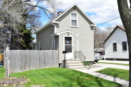 1404 2nd Ave N, Moorhead, MN, 56560-2217 | Card Image