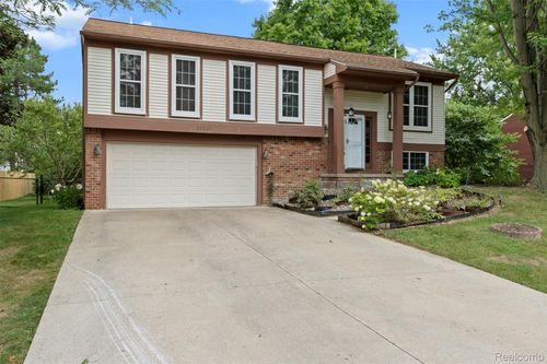 22530 Sheridan Rd, Novi, MI, 48375-4458 | Card Image