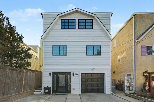 923 Oceanfront, Long Beach, NY, 11561-1400 | Card Image