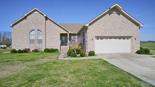 15377 Spring Lake Dr, Athens, AL, 35614-4944 | Card Image