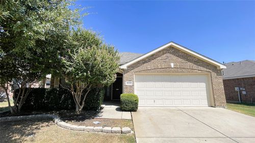8131 Tierra Del Sol Rd, Arlington, TX, 76002-5703 | Card Image