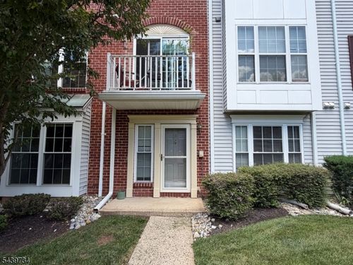 511 Dunn Cir, Bridgewater, NJ, 08807-5520 | Card Image