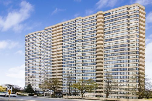 606-400 Webb Dr, Mississauga, ON, L5B3Z7 | Card Image