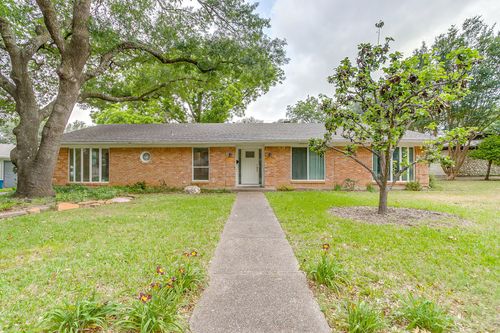 4000 Sundown Dr, Benbrook, TX, 76116-7638 | Card Image