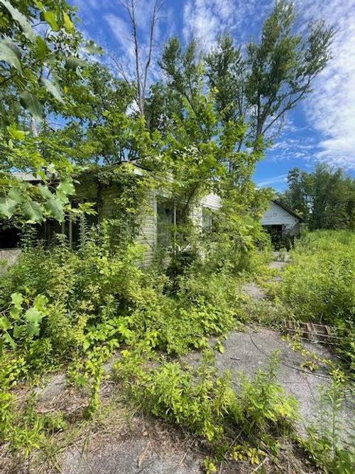 32 Givens Ln, Fishkill, NY, 12524-1305 | Card Image