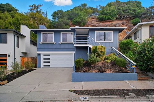 3247 Revere Ave, Oakland, CA, 94605-5837 | Card Image