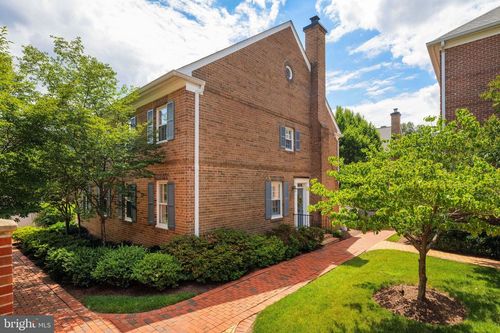 1039 N Pitt St, ALEXANDRIA, VA, 22314-1525 | Card Image