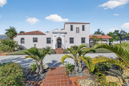 328 Sorrento St, VENICE, FL, 34285-2832 | Card Image