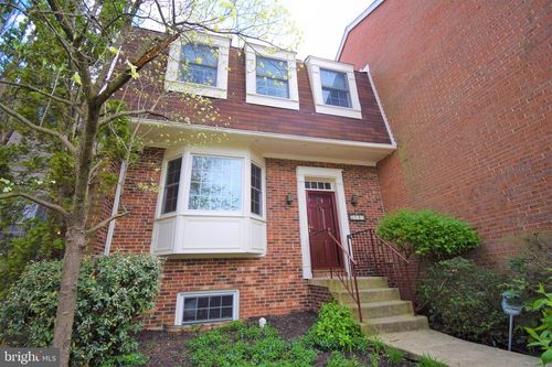8243 Cedar Landing Ct, ALEXANDRIA, VA, 22306-3254 | Card Image
