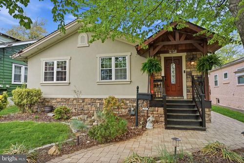 212 W Franklin St, MORRISVILLE, PA, 19067-6628 | Card Image