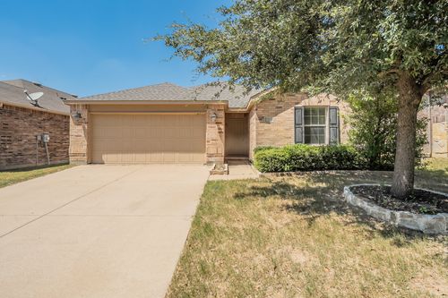 7525 Berrenda Dr, Fort Worth, TX, 76131-5137 | Card Image