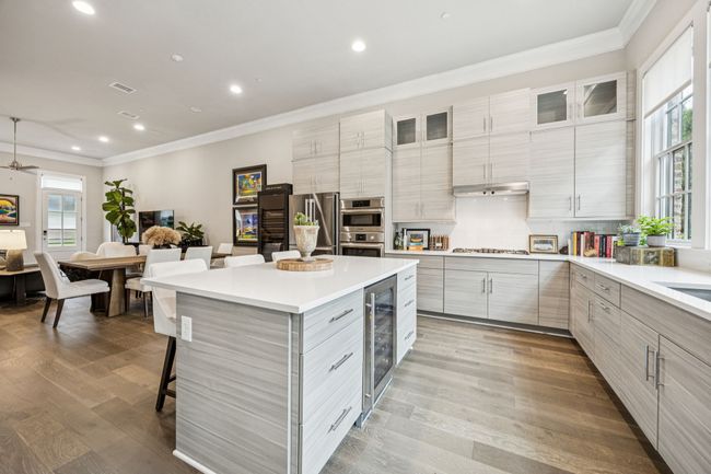 14932 Oak St, Townhouse with 3 bedrooms, 4 bathrooms and null parking in Addison TX | Image 12