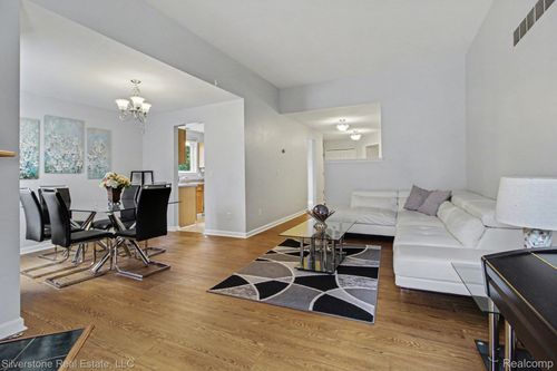 37140 Condor Ct, Westland, MI, 48185-5008 | Card Image