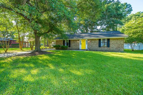 307 Umbria Dr, Summerville, SC, 29486-8829 | Card Image