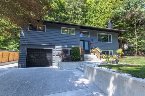 40537 Highlands Way N, Squamish, BC, V0N2M2 | Card Image