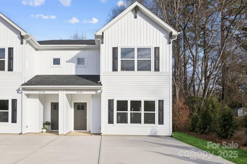 5403 Toano Rd, Charlotte, NC, 28215-1627 | Card Image