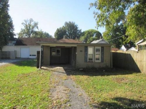 130 W 2nd St, Hartford, IL, 62048-1204 | Card Image