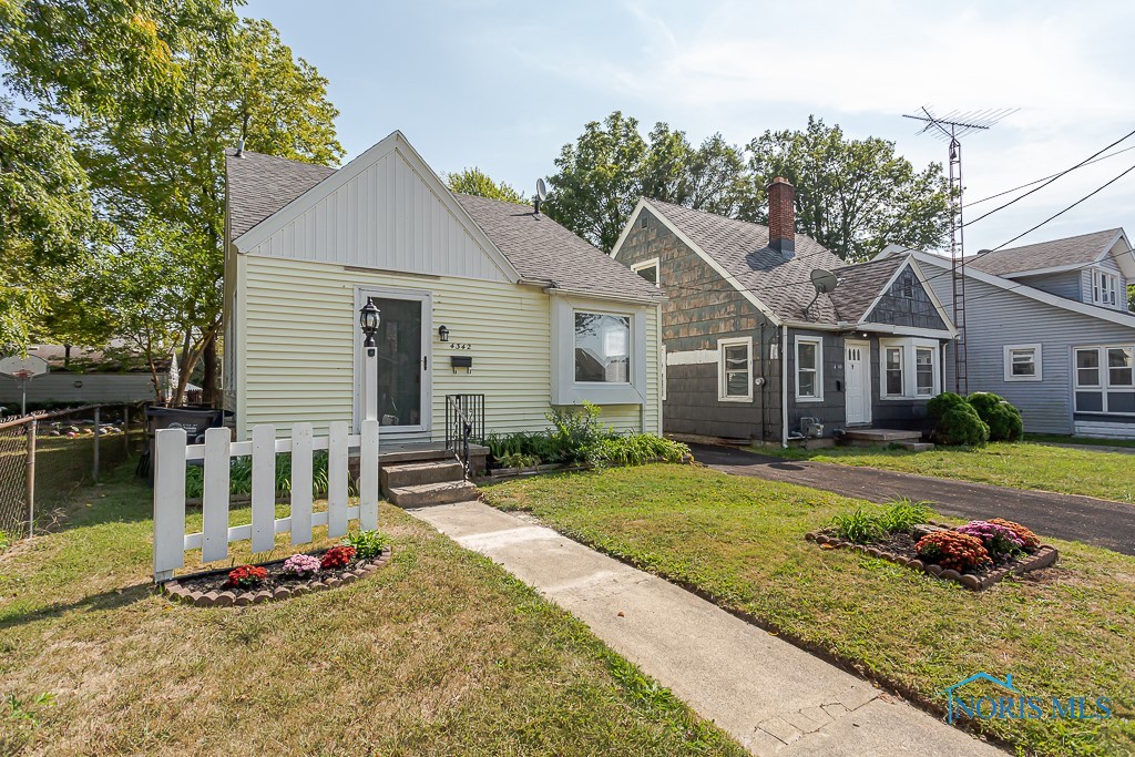 Asbury Dr, Toledo, OH 43612