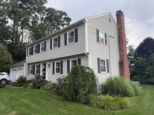 4 Robertson Rd, Auburn, MA, 01501-2410 | Card Image