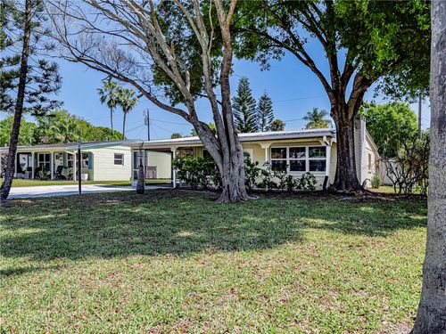 1620 5th Ave, Vero Beach, FL, 32960-5609 | Card Image