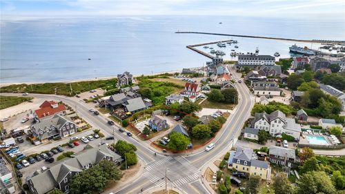 442 Dodge St, Block Island, RI, 02807-7898 | Card Image