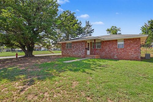 111 W Cedar Ave, Sayre, OK, 73662-2807 | Card Image
